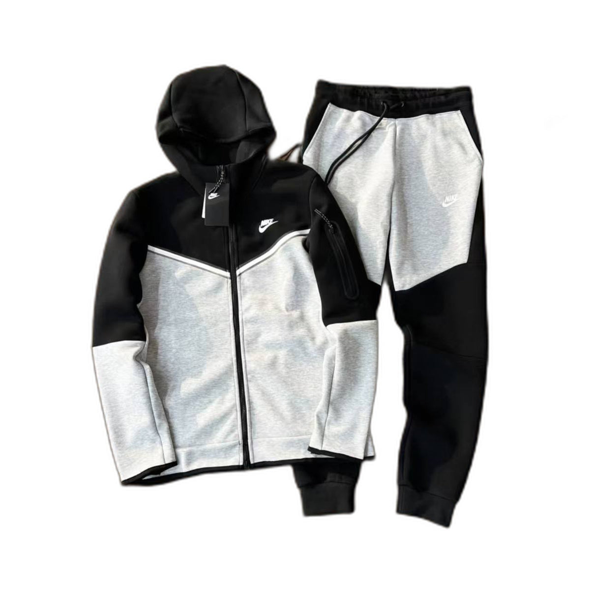 Conjunto Nike Tech Fleece - Negro y Gris