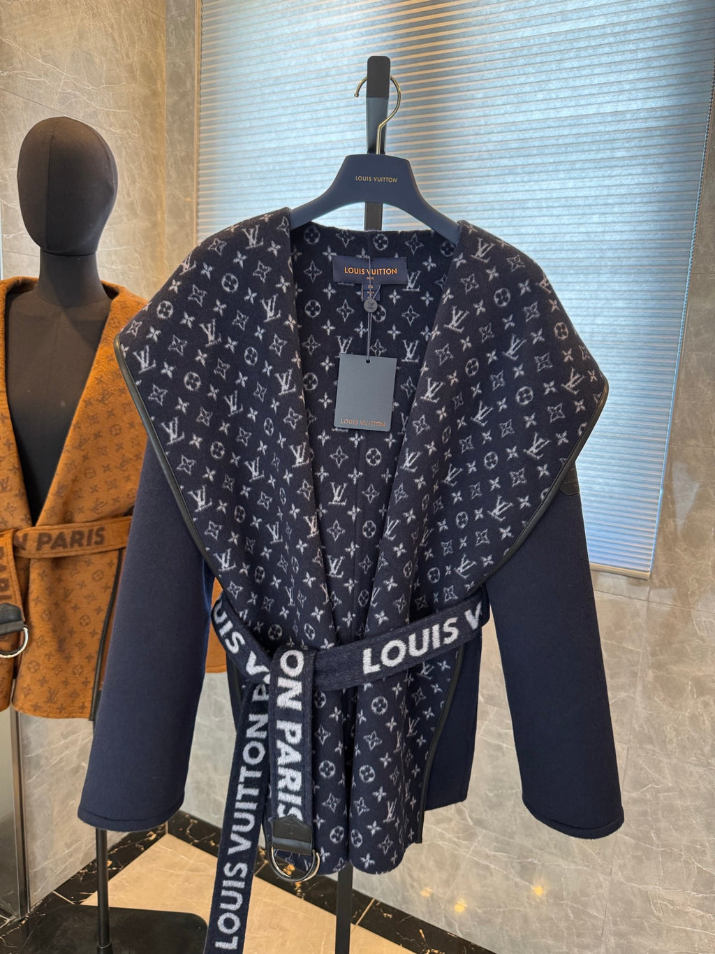 Chaqueta Louis Vuitton - Estilo 19 CALIDAD ORIGINAL