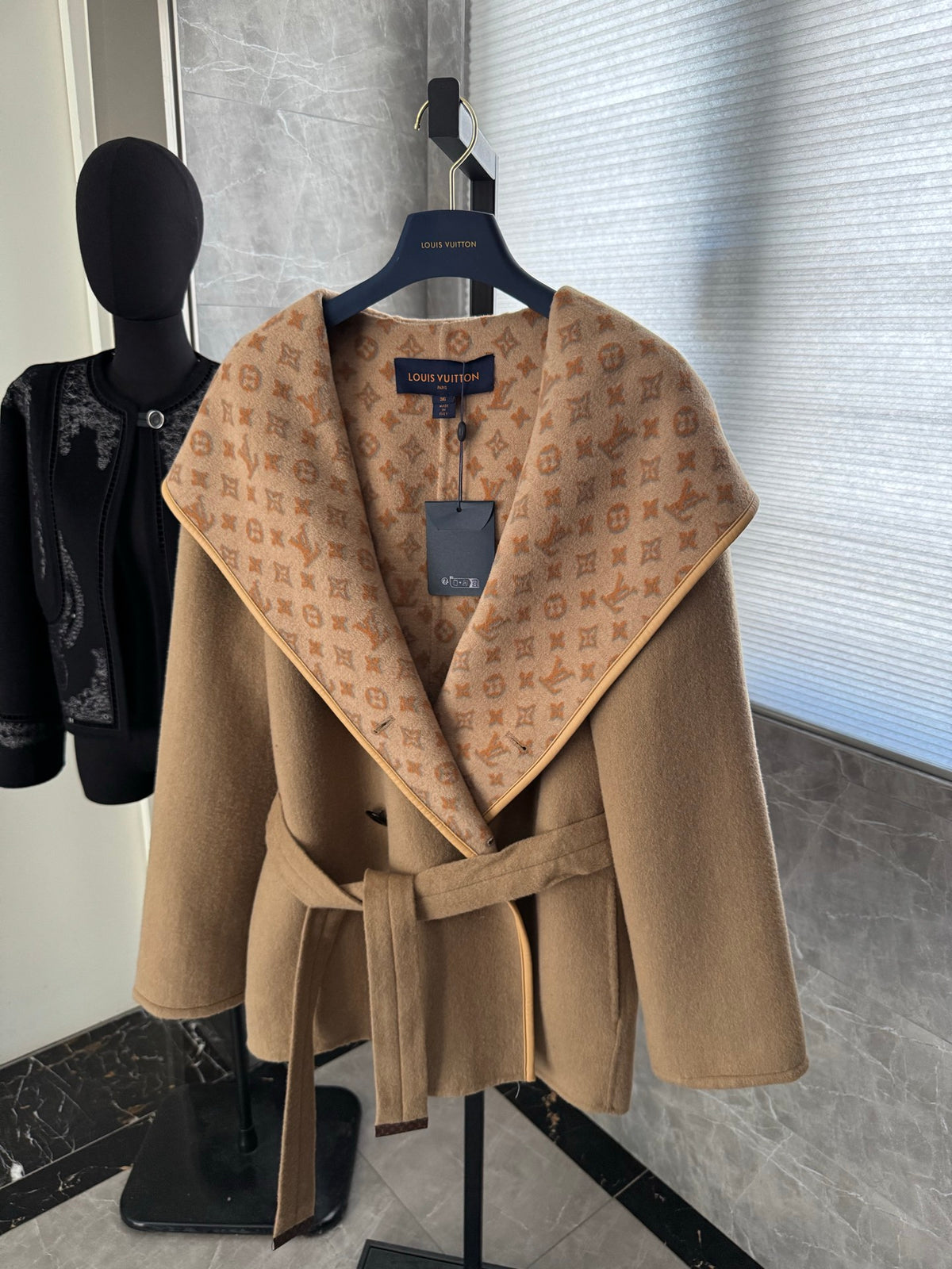 Chaqueta Louis Vuitton - Estilo 22 CALIDAD ORIGINAL