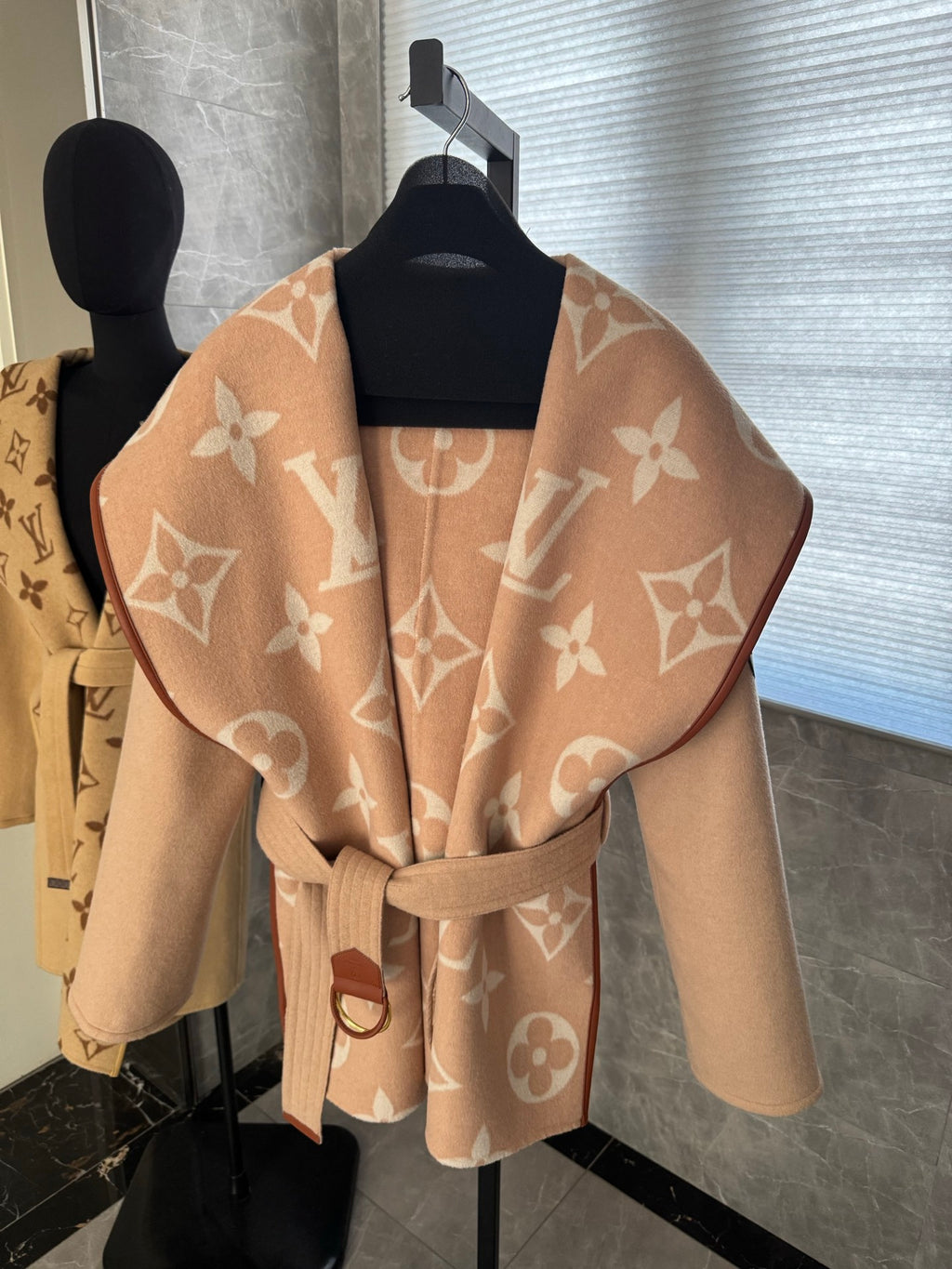 Chaqueta Louis Vuitton - Estilo 7 CALIDAD ORIGINAL