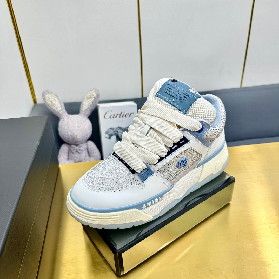 Amiri MA-1 Crystal – Blanco/Celeste