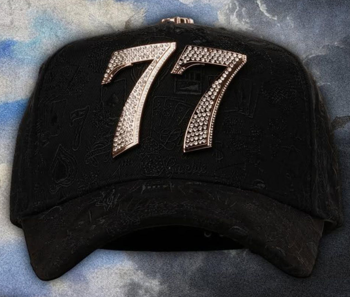 Gorra Número 77 en pedrería