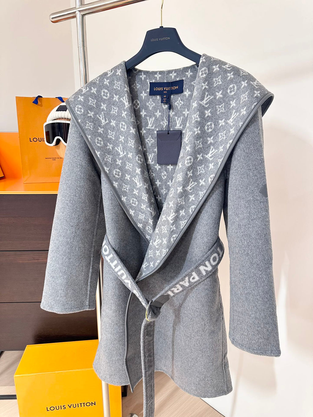 Chaqueta Louis Vuitton estilo cruzado con capucha long cashmere y lana abrigo con floral CALIDAD ORIGINAL
