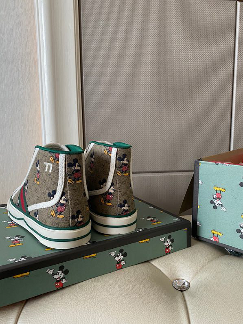 Zapatillas Gucci Casual - Modelo 052