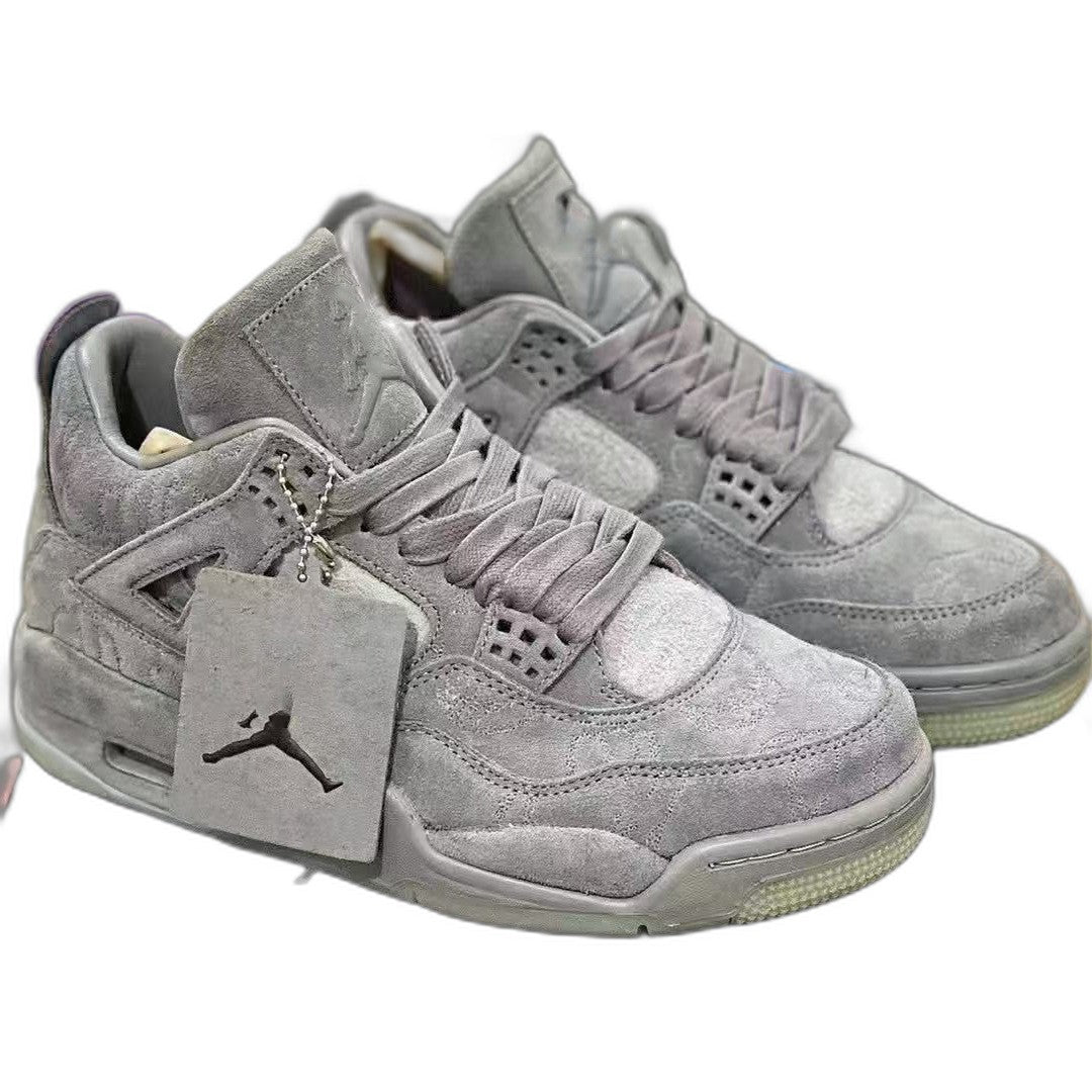 Air Jordan 4 x KAWS Cool Grey - SUELA ILUMINOSA