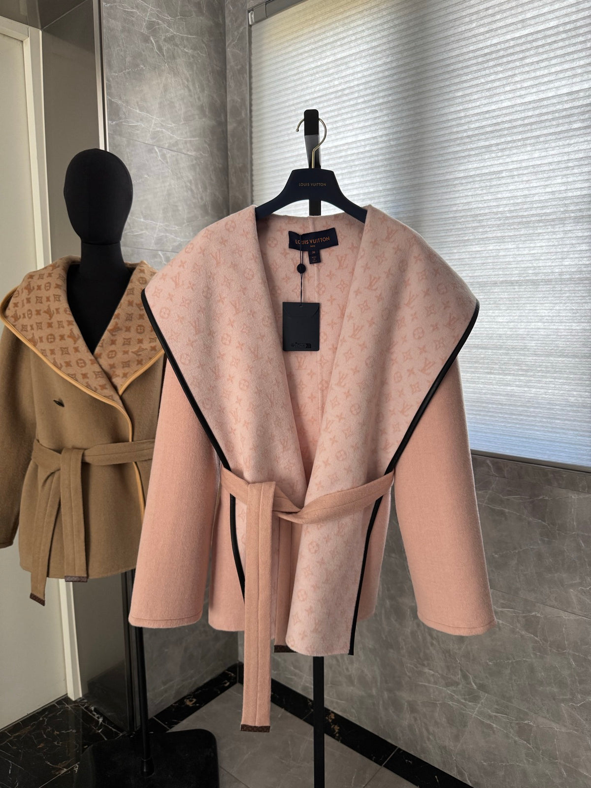 Chaqueta Louis Vuitton - Estilo 23 CALIDAD ORIGINAL