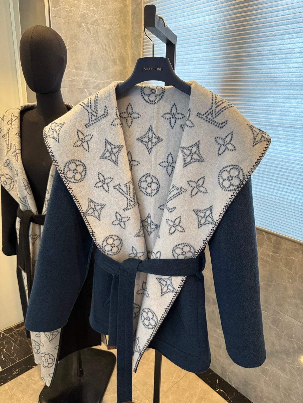 Chaqueta Louis Vuitton - Estilo 25 CALIDAD ORIGINAL