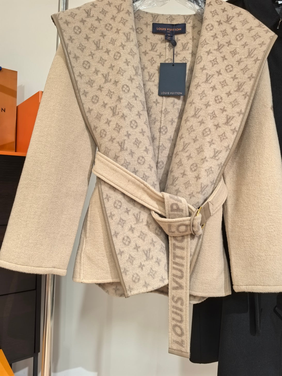 Chaqueta Louis Vuitton - Estilo 49 CALIDAD ORIGINAL