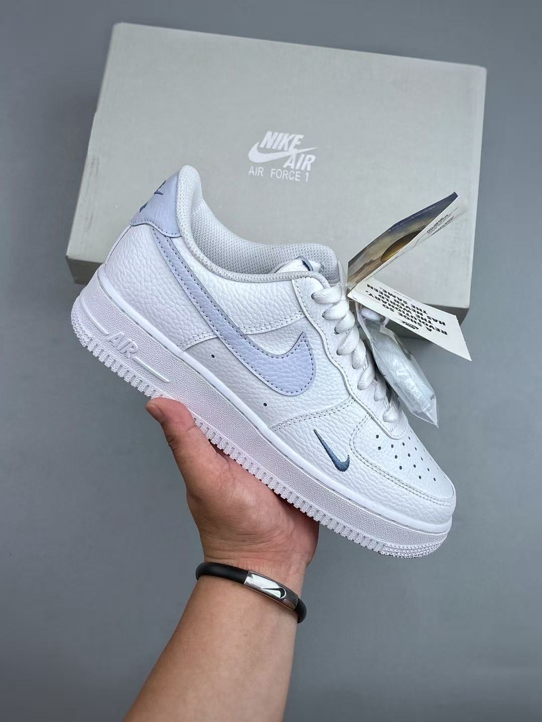 Air Force One - Blanco y Plateado