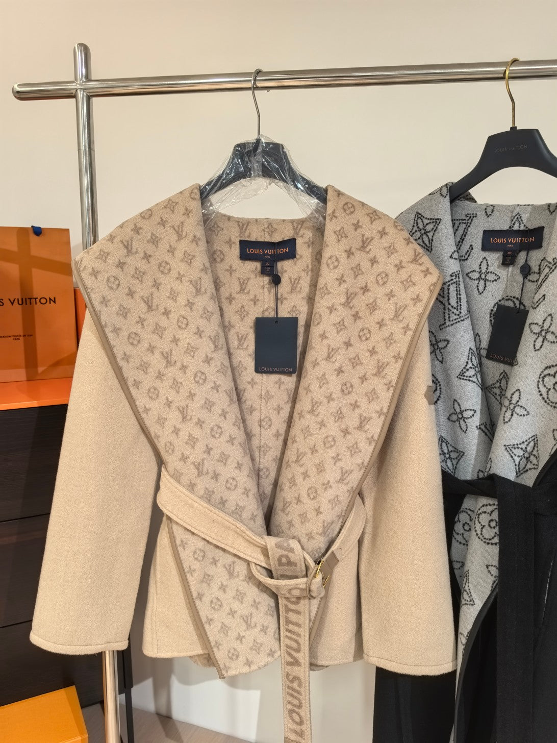 Chaqueta Louis Vuitton - Estilo 49 CALIDAD ORIGINAL