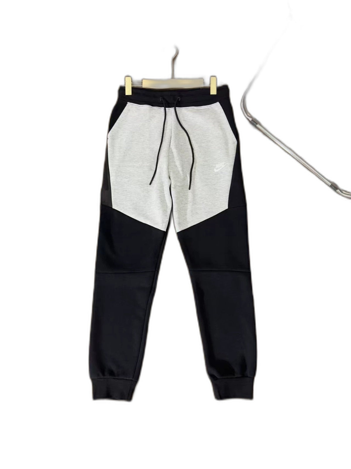 Conjunto Nike Tech Fleece - Negro y Gris