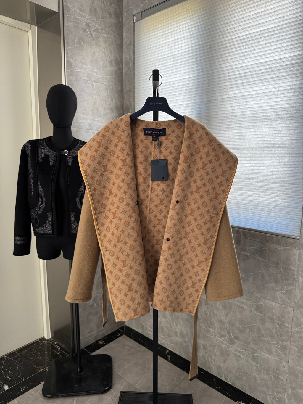Chaqueta Louis Vuitton - Estilo 22 CALIDAD ORIGINAL