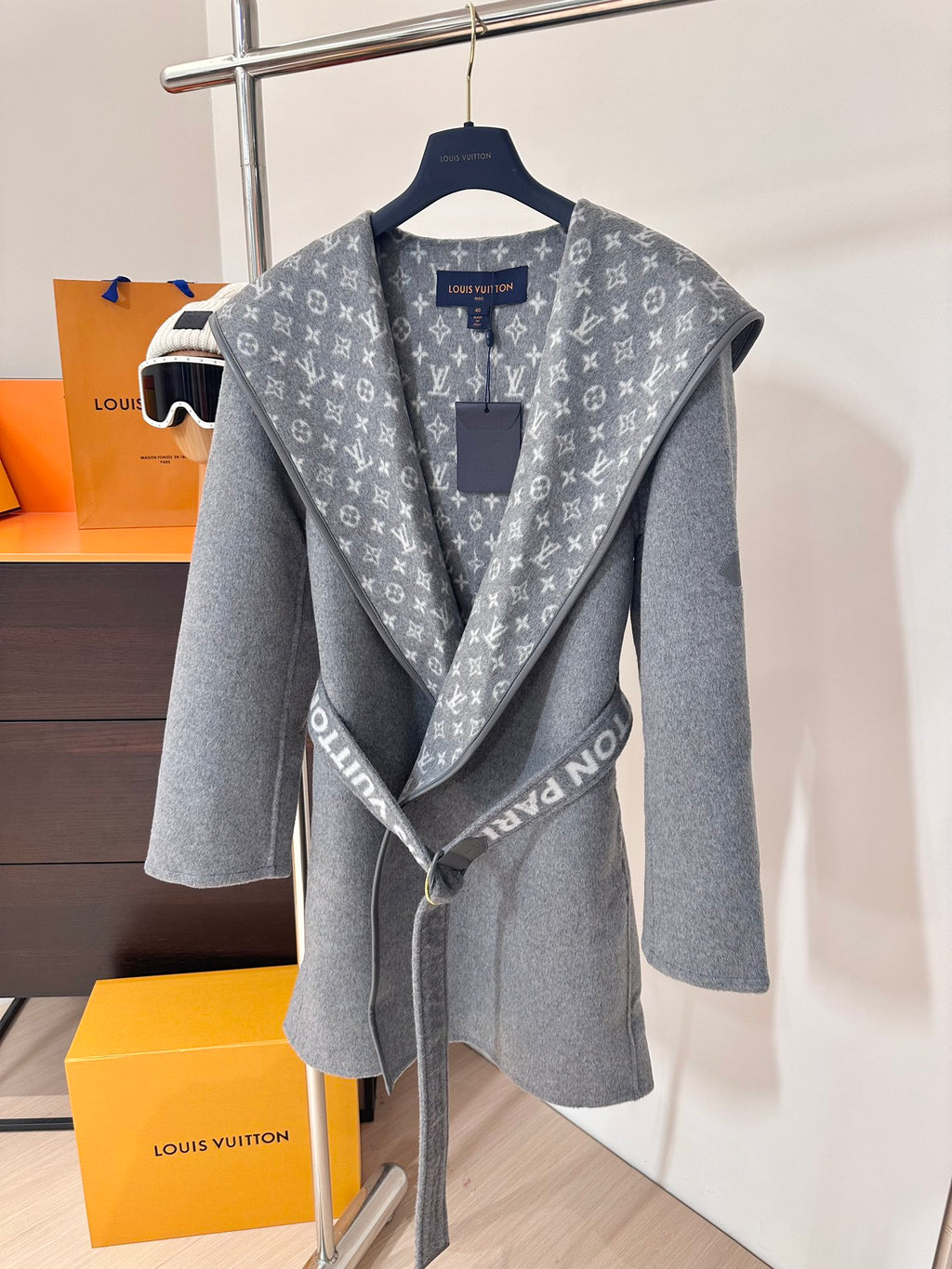 Chaqueta Louis Vuitton estilo cruzado con capucha long cashmere y lana abrigo con floral CALIDAD ORIGINAL