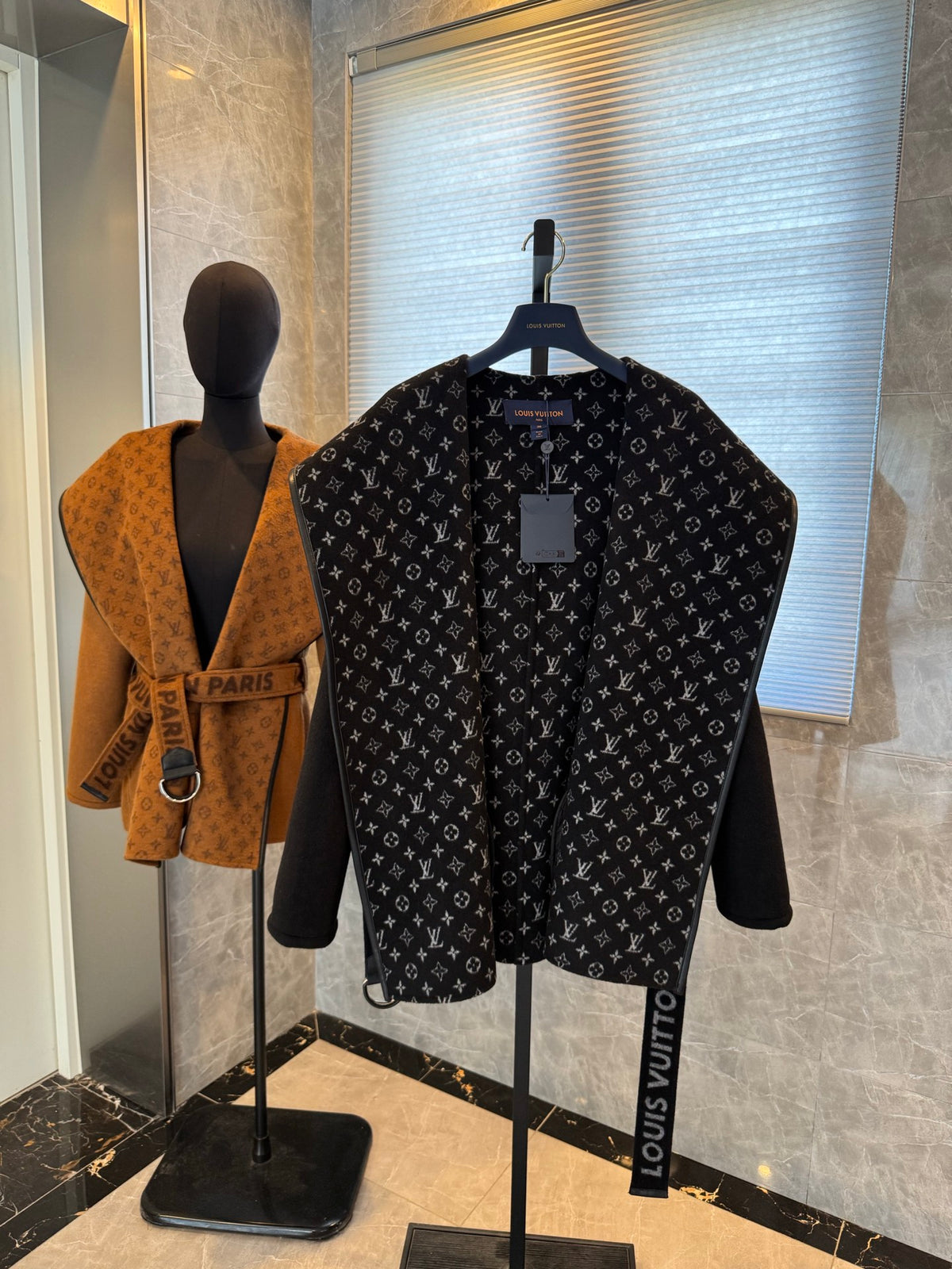 Chaqueta Louis Vuitton - Estilo 21 CALIDAD ORIGINAL
