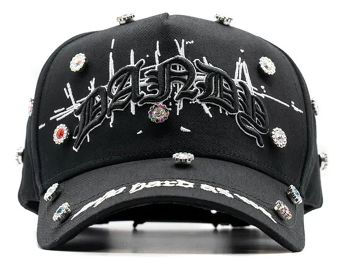 Gorra Texto grafiti con múltiples parches circulares