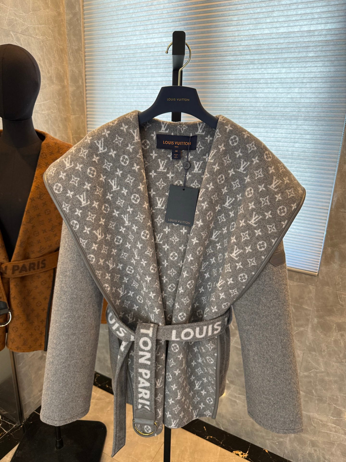 Chaqueta Louis Vuitton - Estilo 20 CALIDAD ORIGINAL