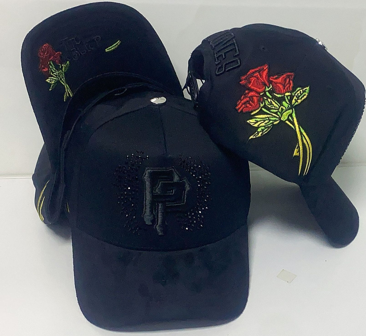 Gorra Ramo de rosas rojas sobre azul marino