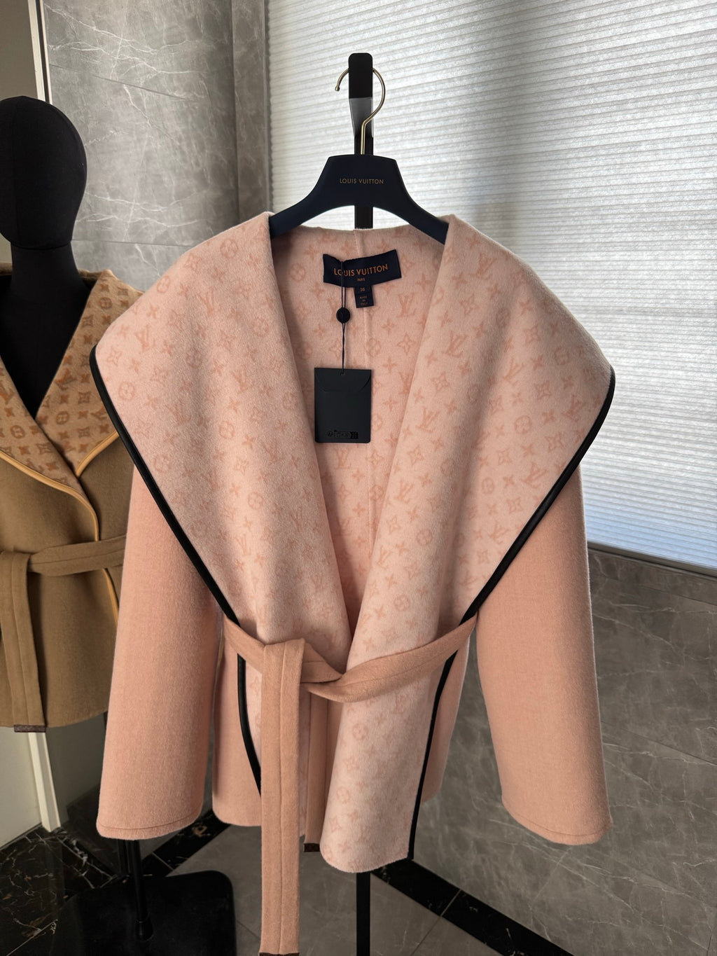 Chaqueta Louis Vuitton - Estilo 23 CALIDAD ORIGINAL
