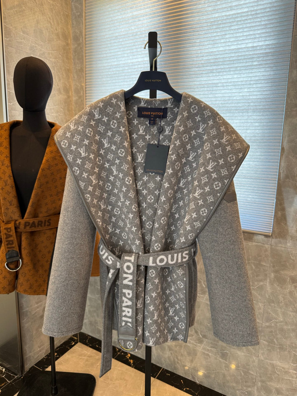 Chaqueta Louis Vuitton - Estilo 20 CALIDAD ORIGINAL
