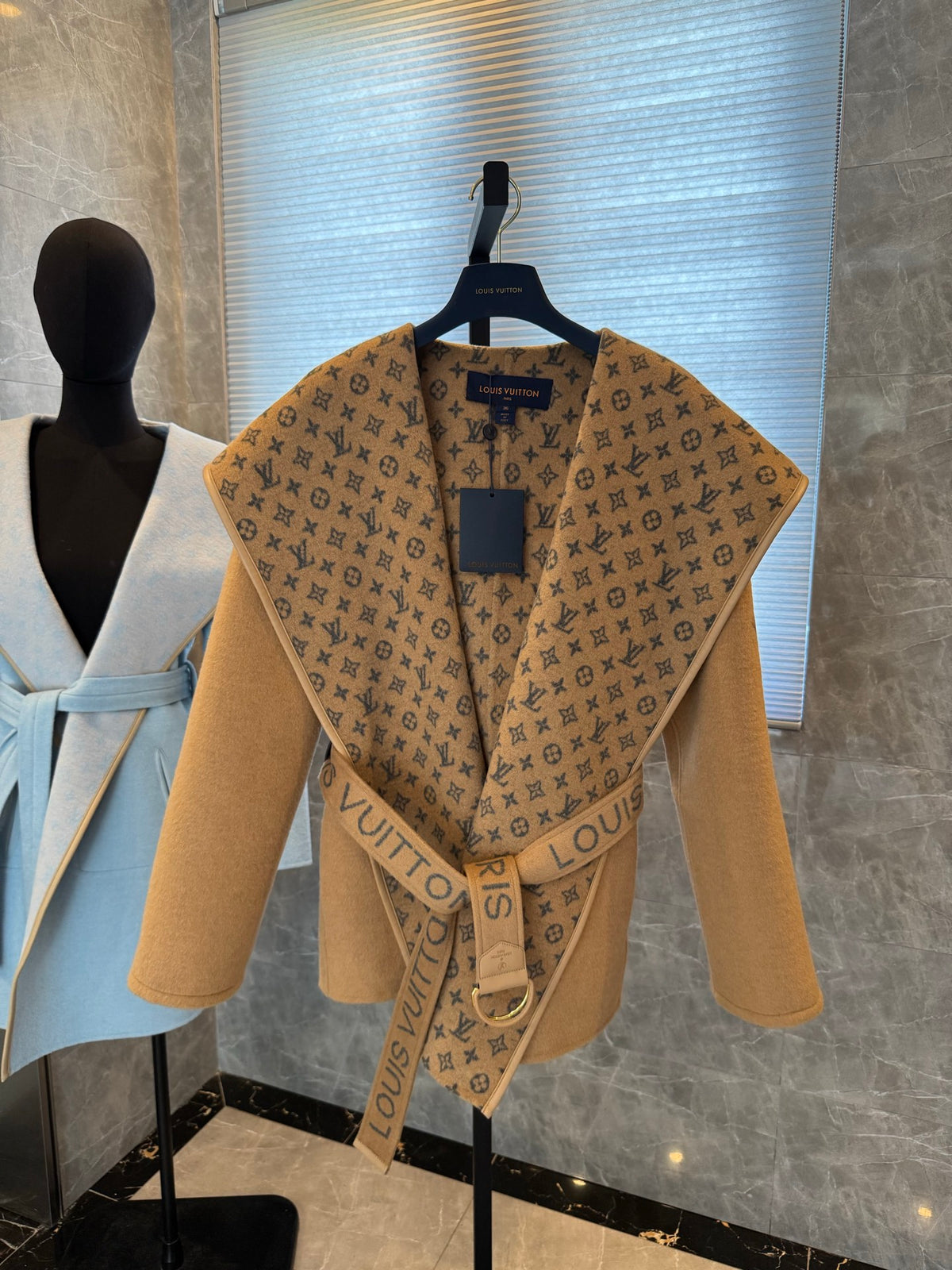 Chaqueta Louis Vuitton - Estilo 18 CALIDAD ORIGINAL