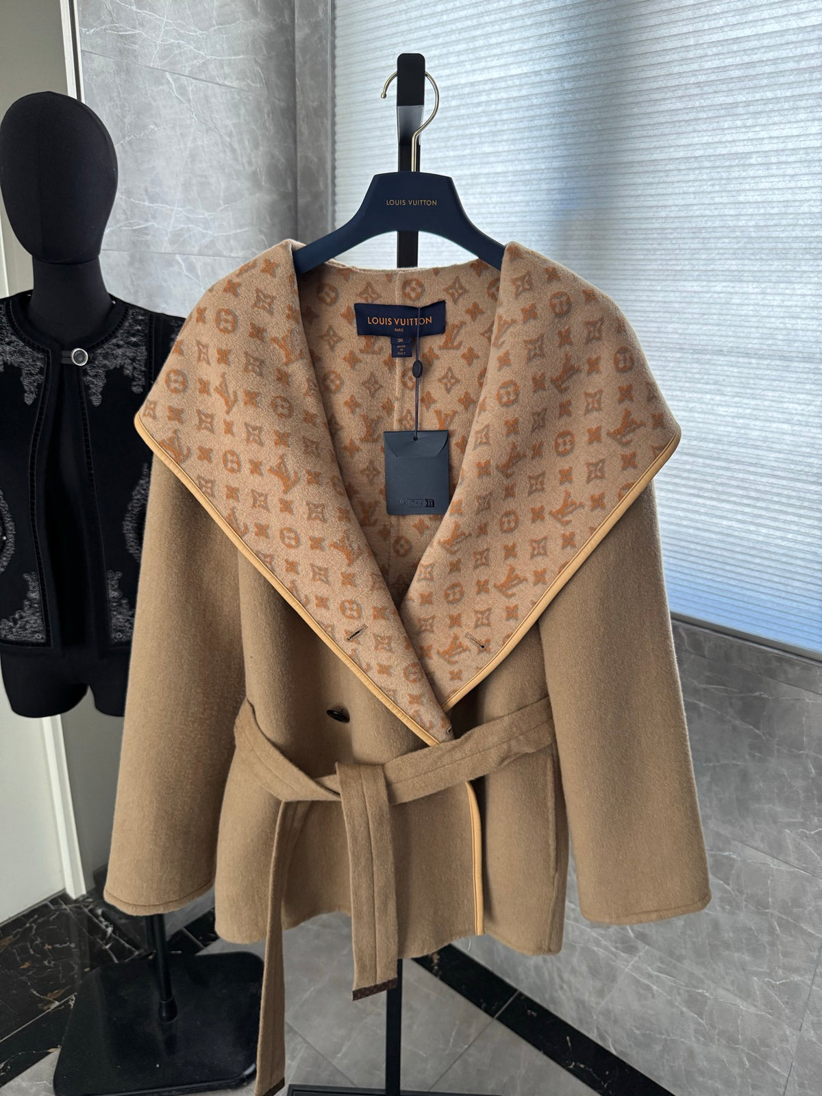 Chaqueta Louis Vuitton - Estilo 22 CALIDAD ORIGINAL