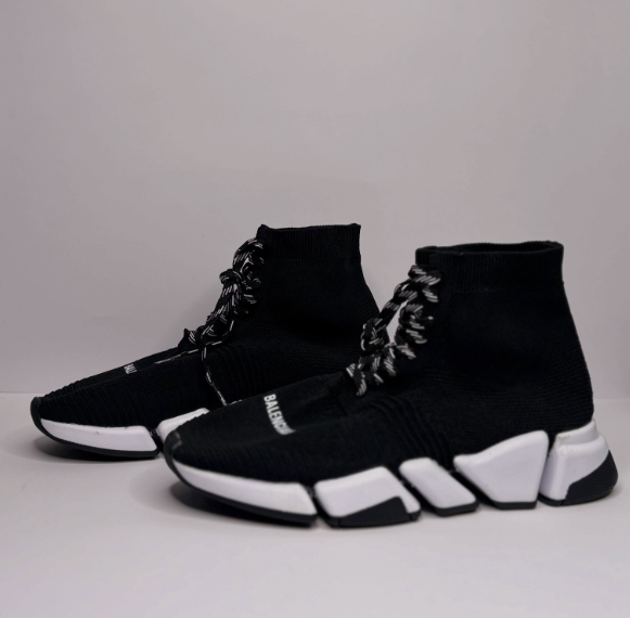 Balenciaga Speed 2.0 - Modelo 16