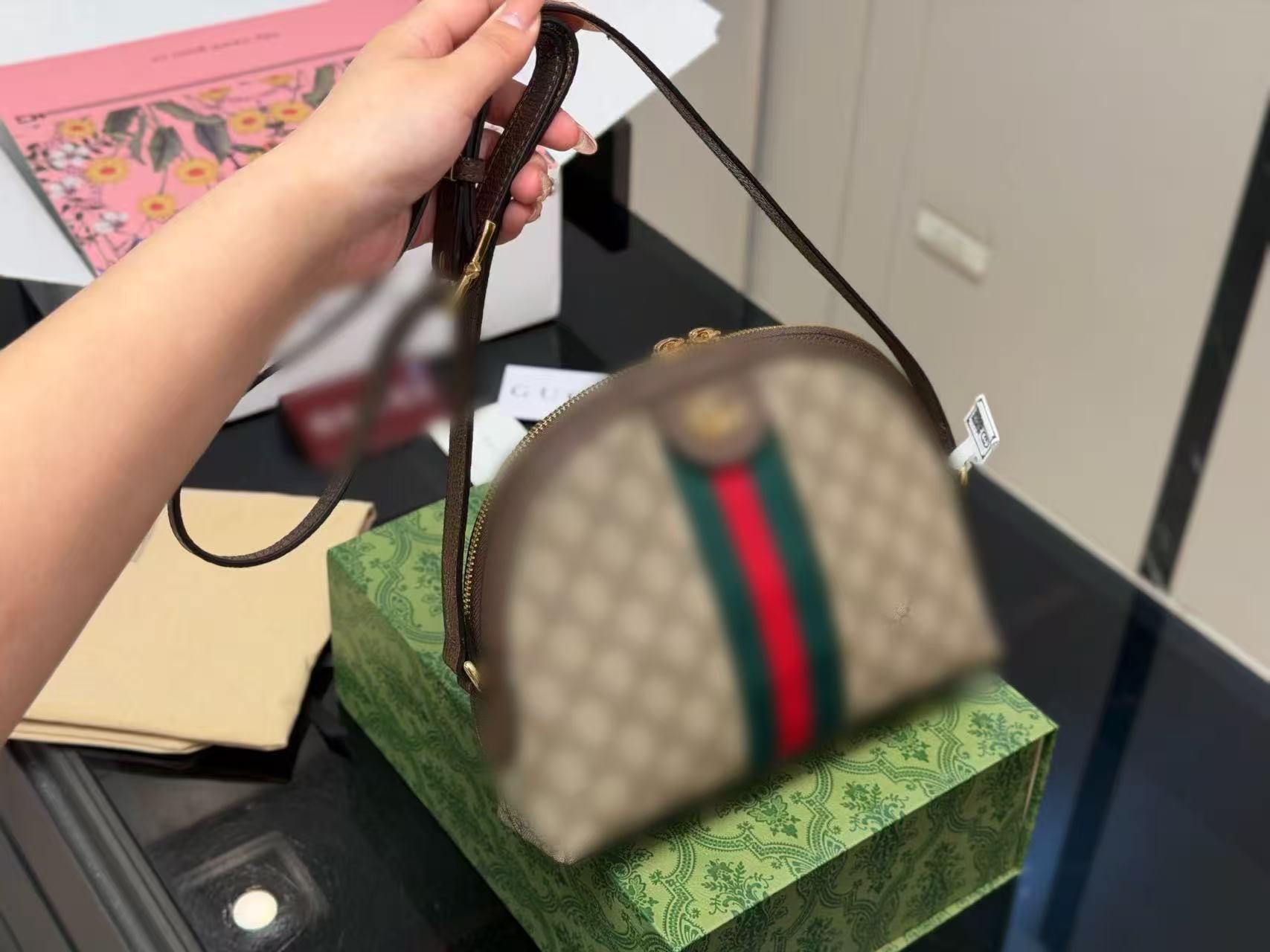 Gucci Ophidia GG Supreme Small Dome Shoulder Bag