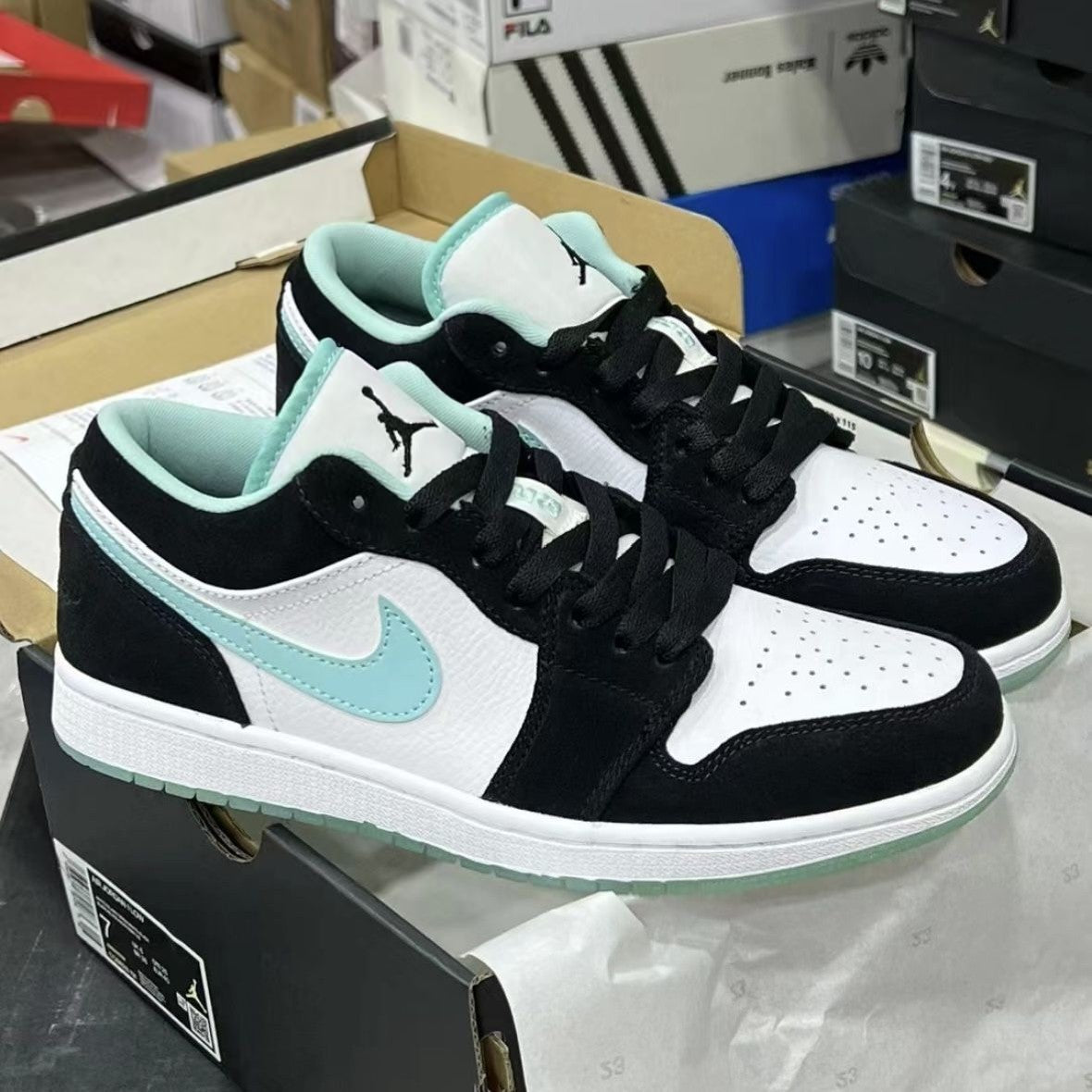 Jordan Retro 1 Low
