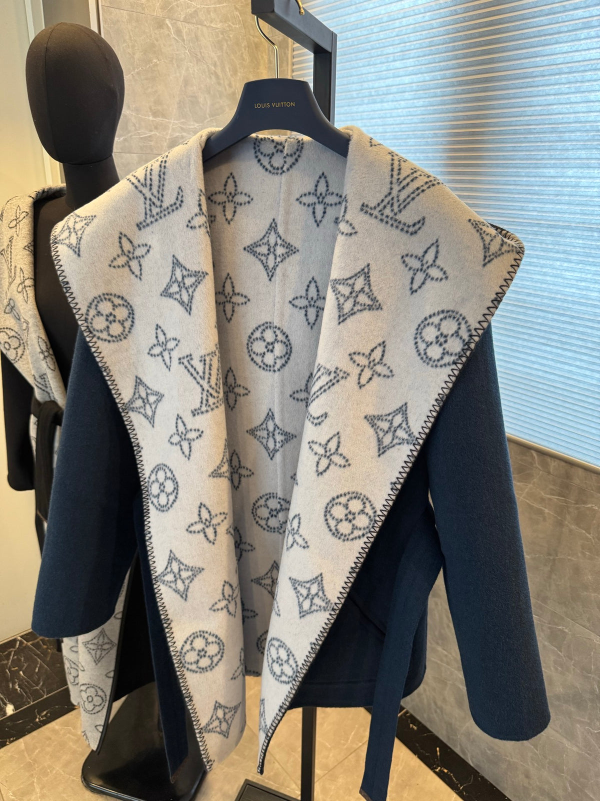 Chaqueta Louis Vuitton - Estilo 25 CALIDAD ORIGINAL
