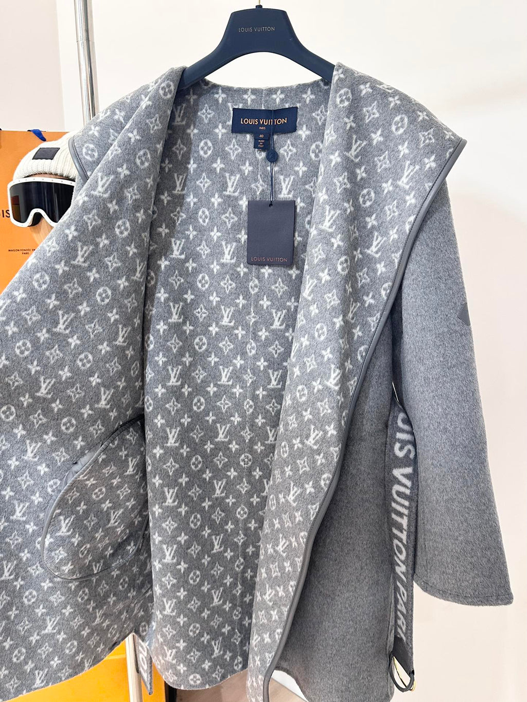 Chaqueta Louis Vuitton estilo cruzado con capucha long cashmere y lana abrigo con floral CALIDAD ORIGINAL