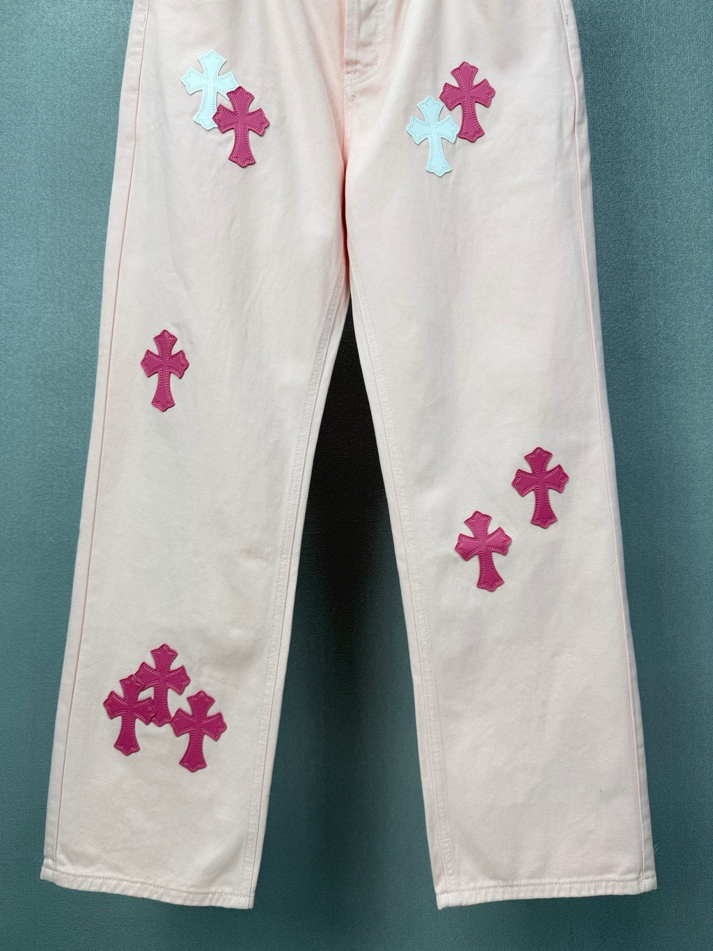 Pantalón Chrome Hearts 2026 nuevo rosado claro cruz patchwork cuero para pareja jeans lavados CALIDAD ORIGINAL