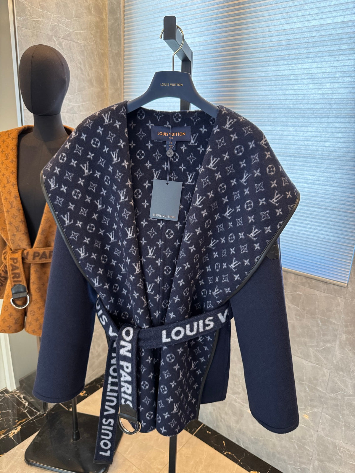Chaqueta Louis Vuitton - Estilo 19 CALIDAD ORIGINAL