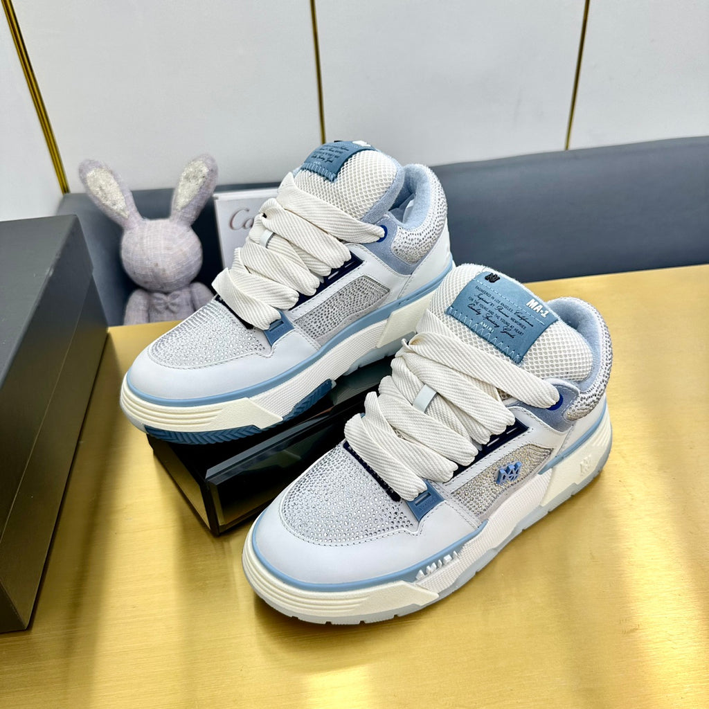 Amiri MA-1 Crystal – Blanco/Celeste