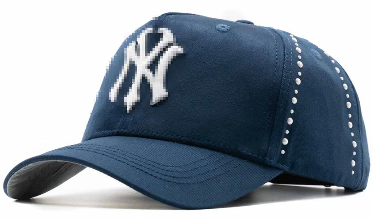Gorra NY blanco clásico sobre azul marino