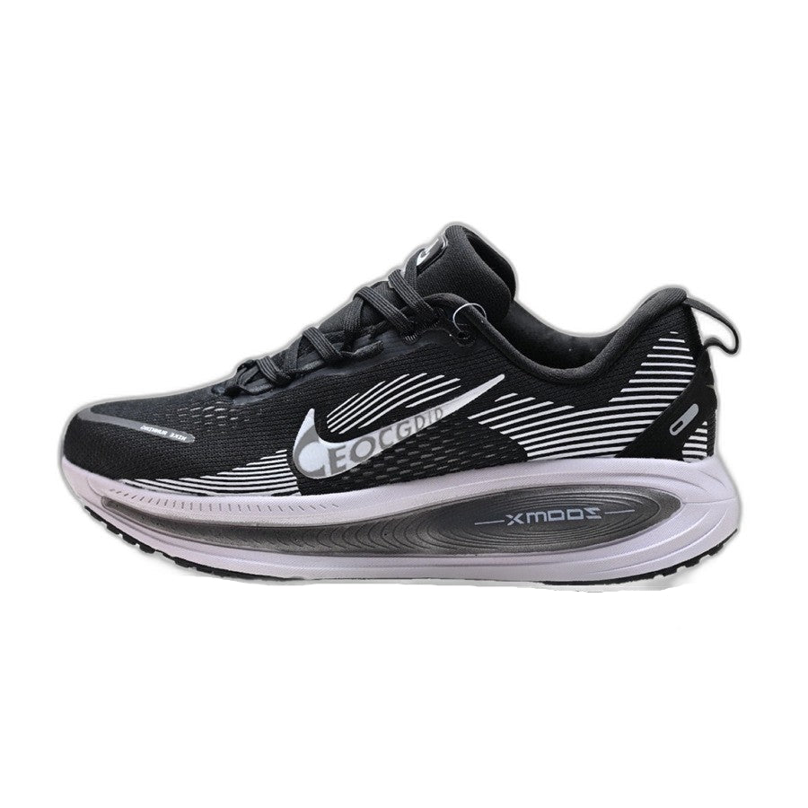 Nike Zoom Vomero 18 - Negro y Blanco