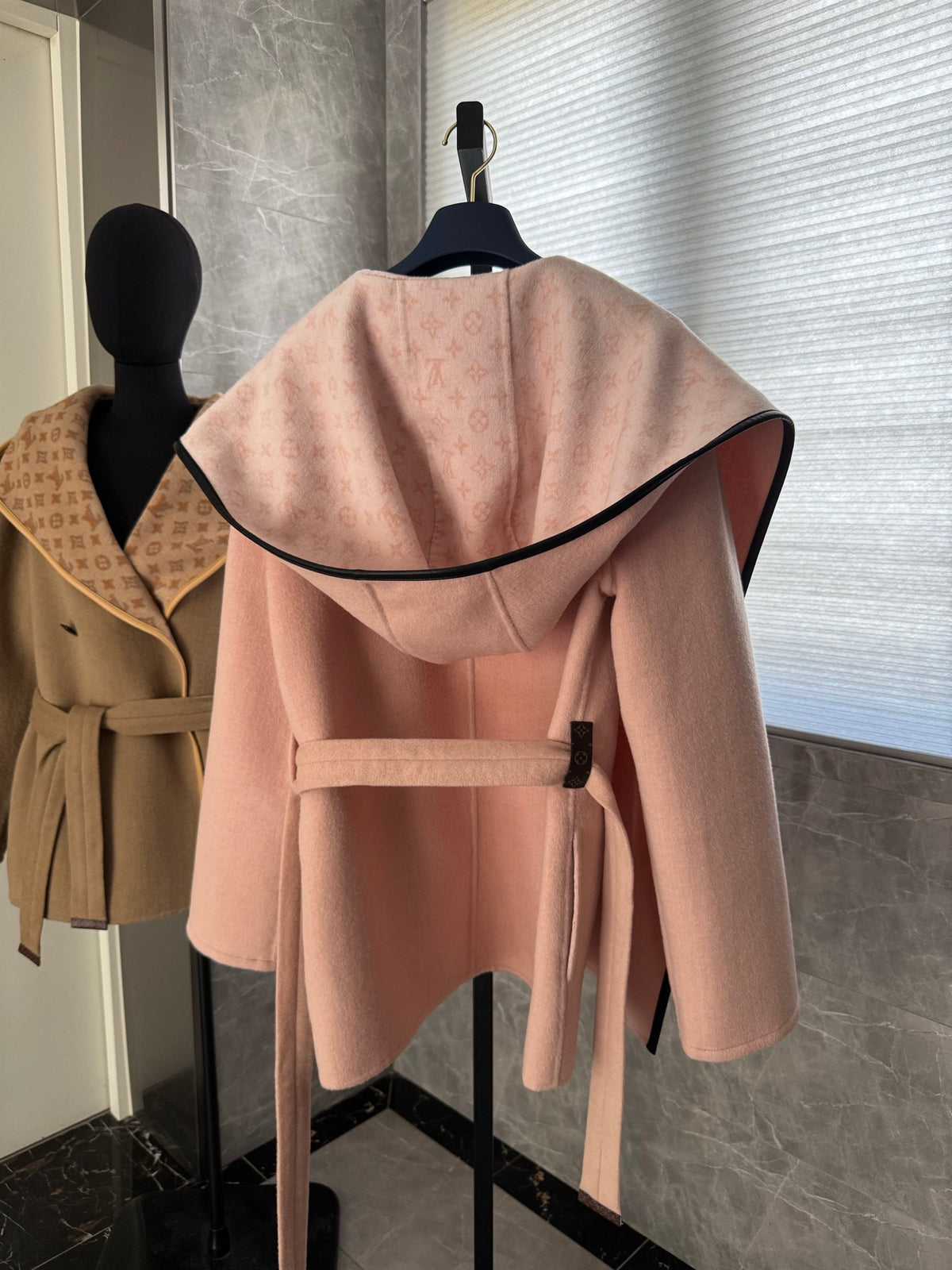 Chaqueta Louis Vuitton - Estilo 23 CALIDAD ORIGINAL