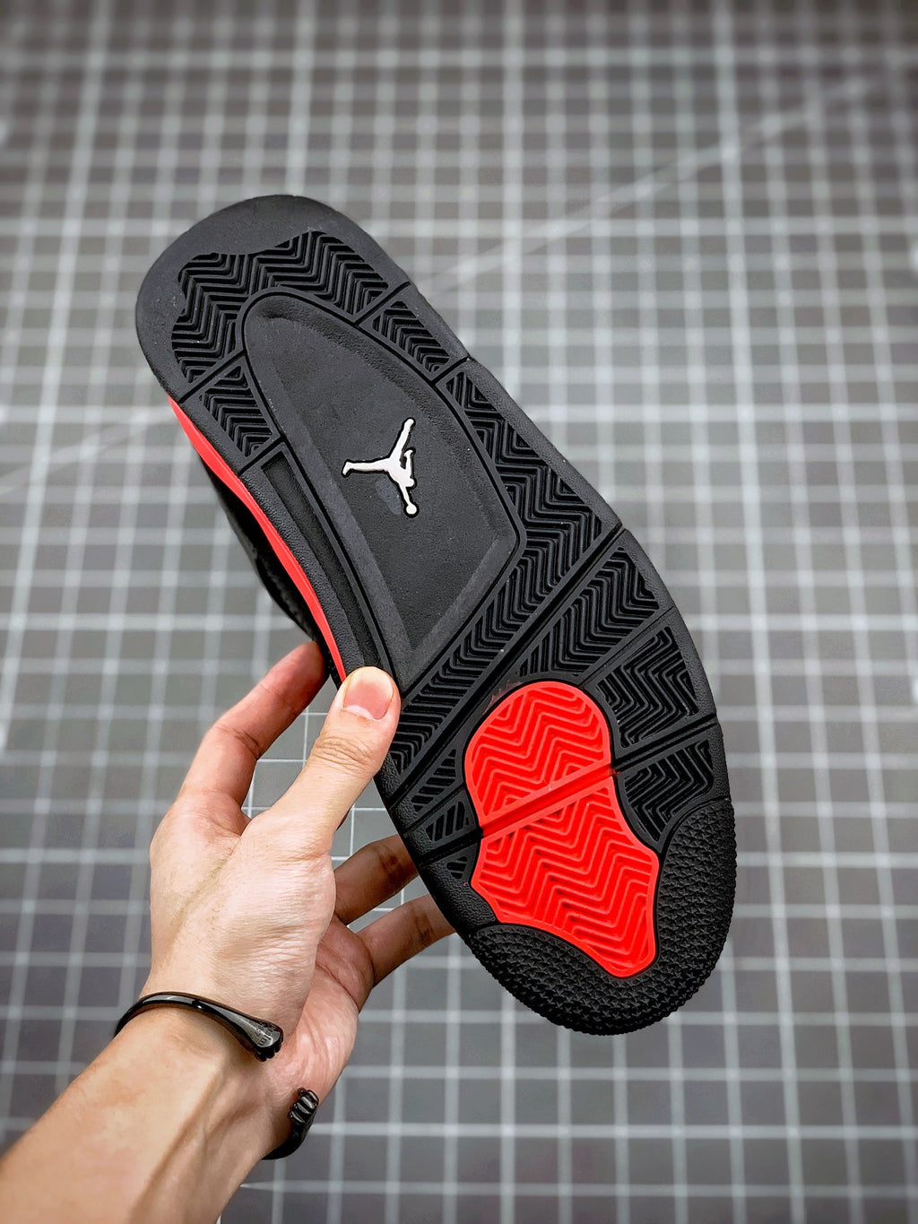 Air Jordan 4 Retro "Red Thunder"