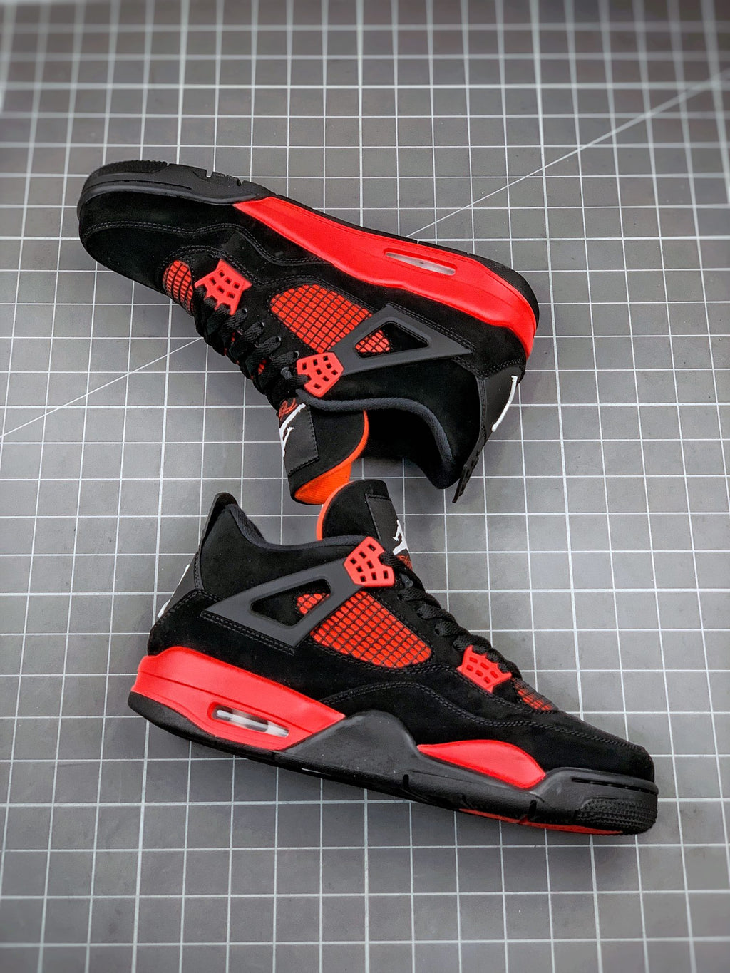 Air Jordan 4 Retro "Red Thunder"