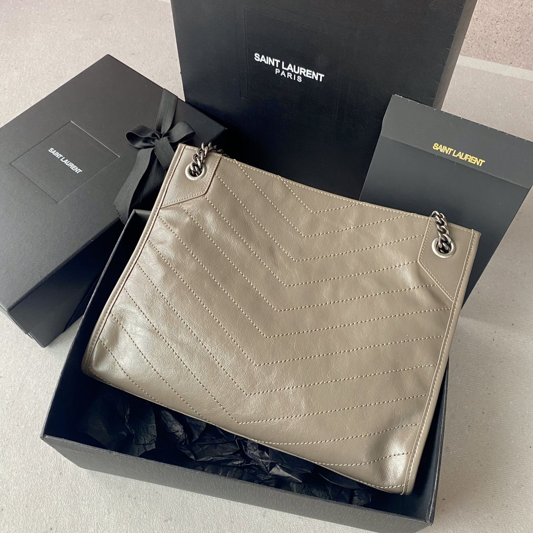 Saint Laurent Niki Shopping Bag – Gris Topo
