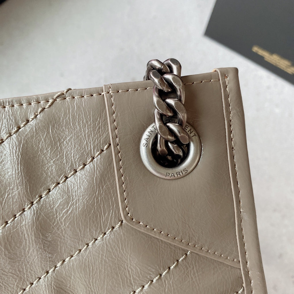 Saint Laurent Niki Shopping Bag – Gris Topo