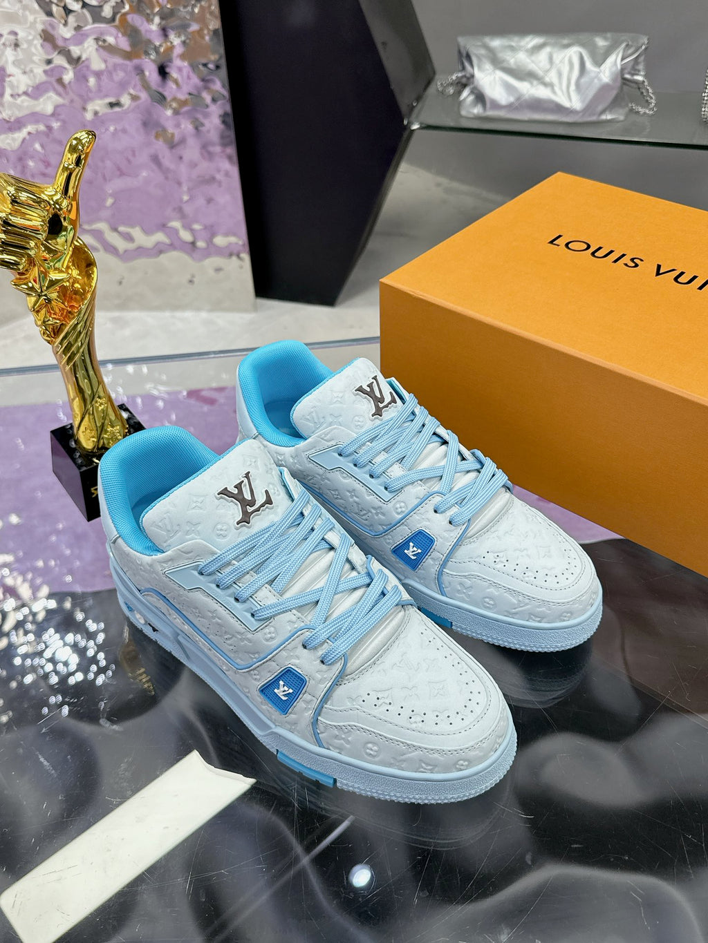 Louis Vuitton Trainer – Celeste Monogram