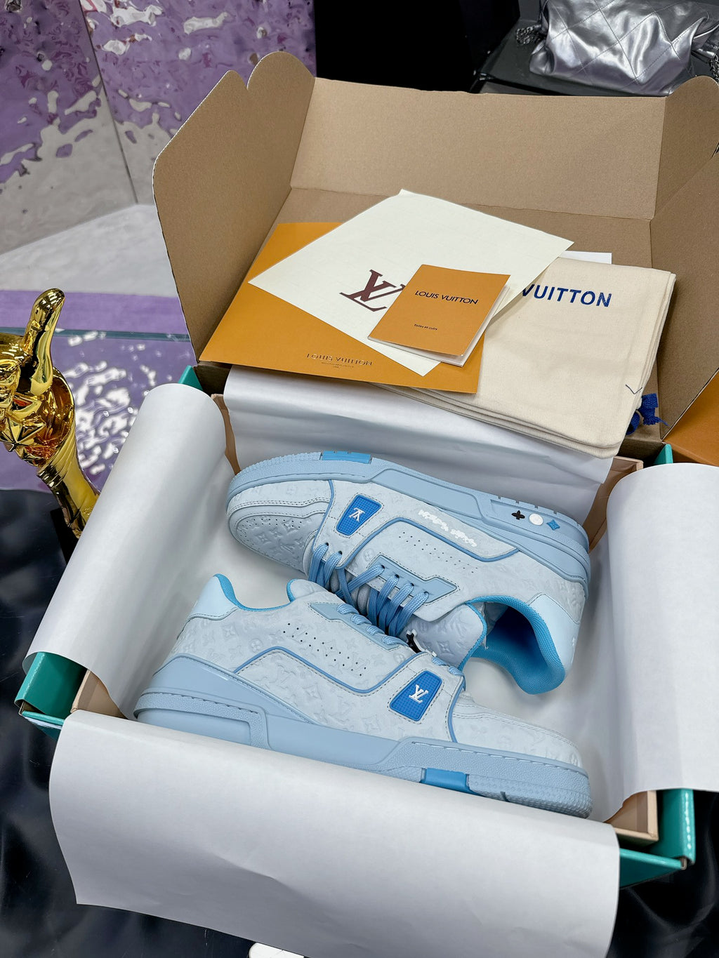 Louis Vuitton Trainer – Celeste Monogram