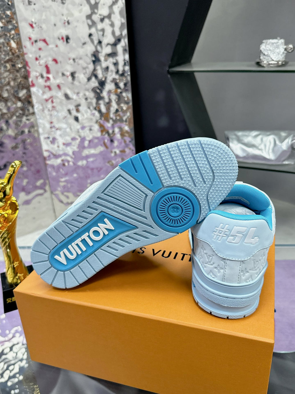 Louis Vuitton Trainer – Celeste Monogram