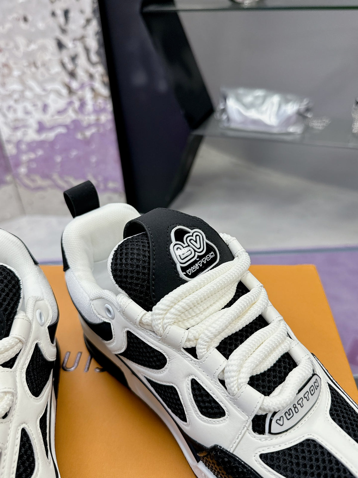 Louis Vuitton LV Skate – Negro/Blanco