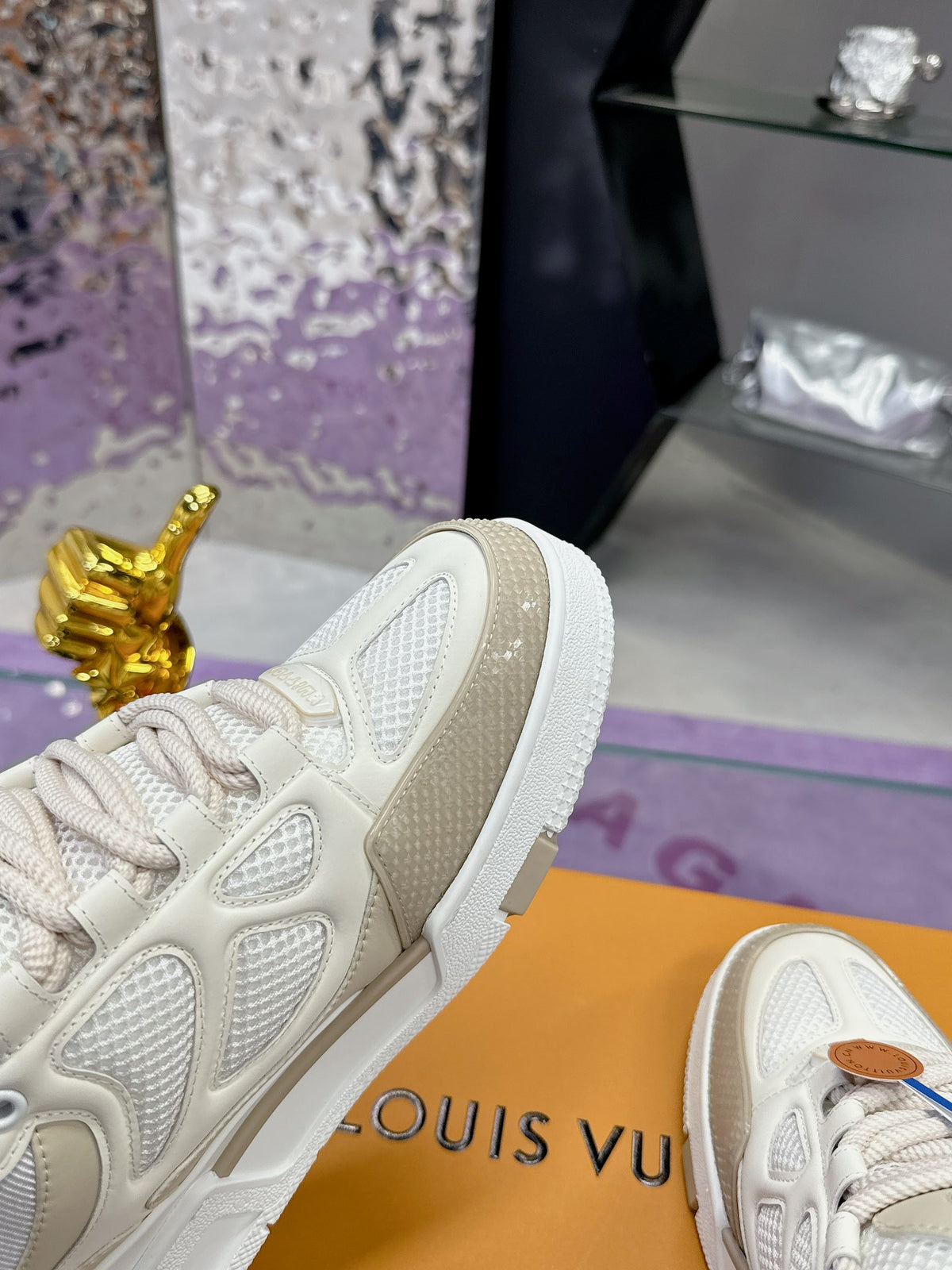 Louis Vuitton LV Skate – Beige/Blanco