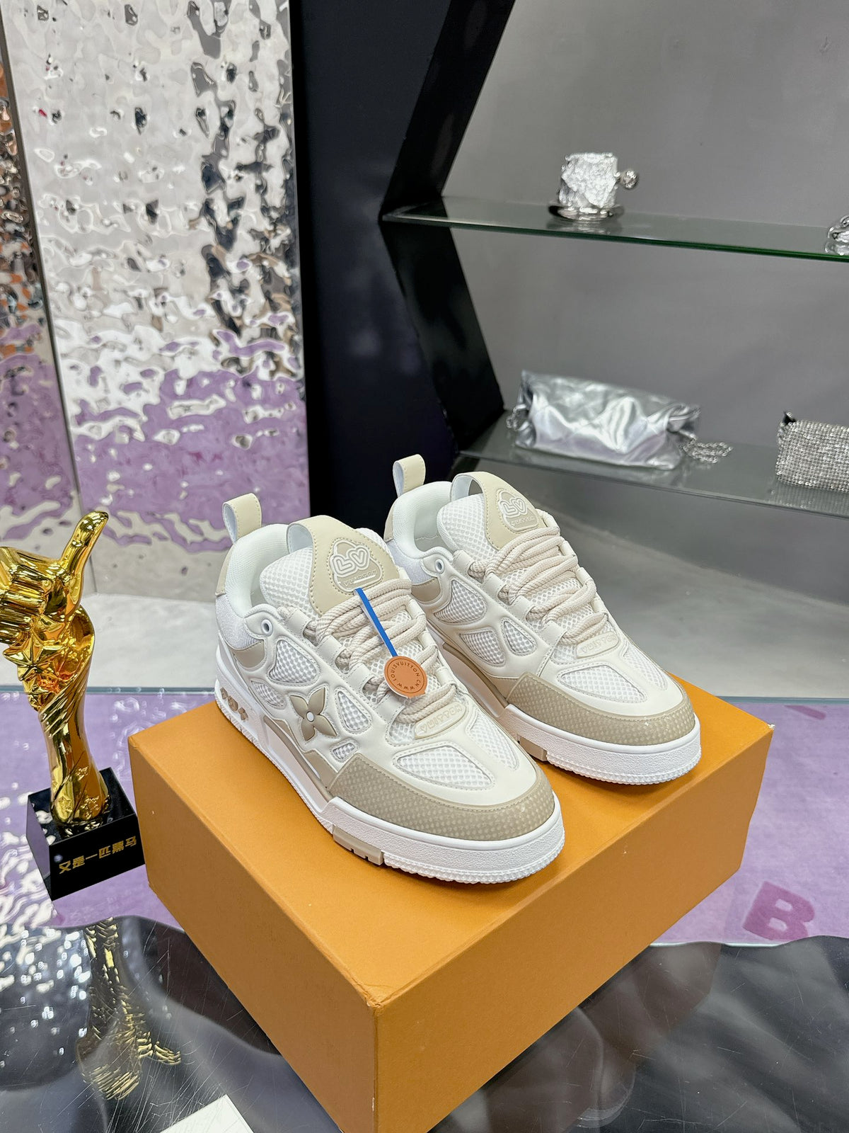 Louis Vuitton LV Skate – Beige/Blanco