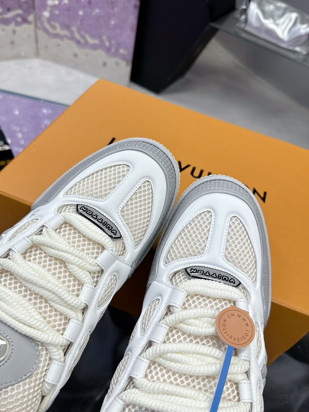 Louis Vuitton LV Skate – Gris/Blanco