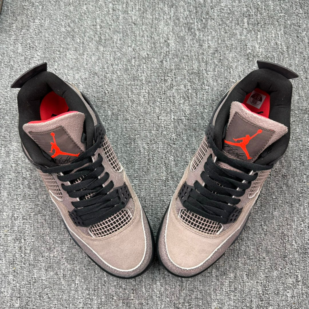 Air Jordan 4