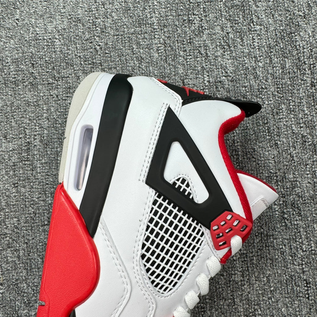 Air Jordan 4