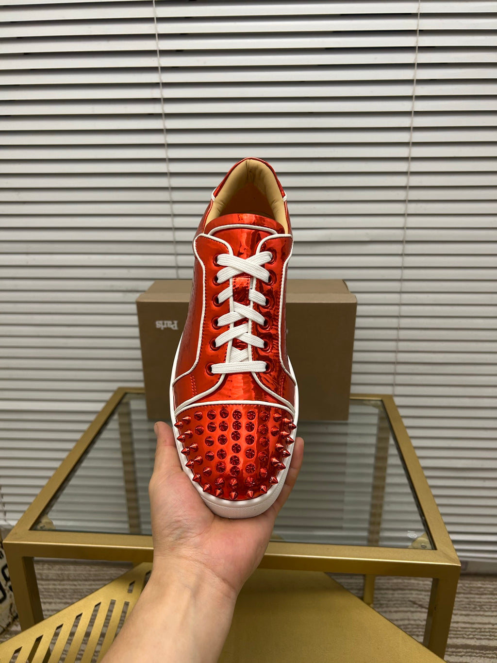Christian Louboutin Louis Junior Spikes – Rojo Metálico